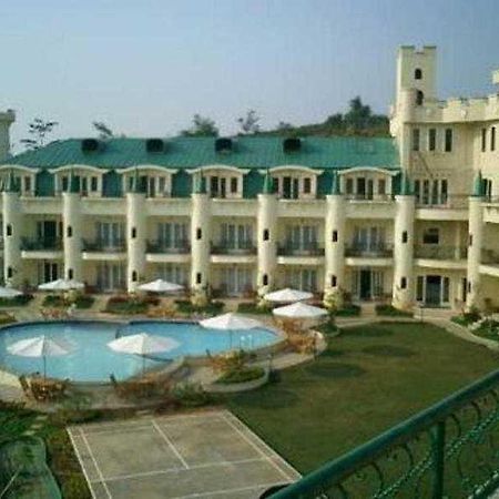 Club Bali Suites At Kota Bunga チパナス エクステリア 写真