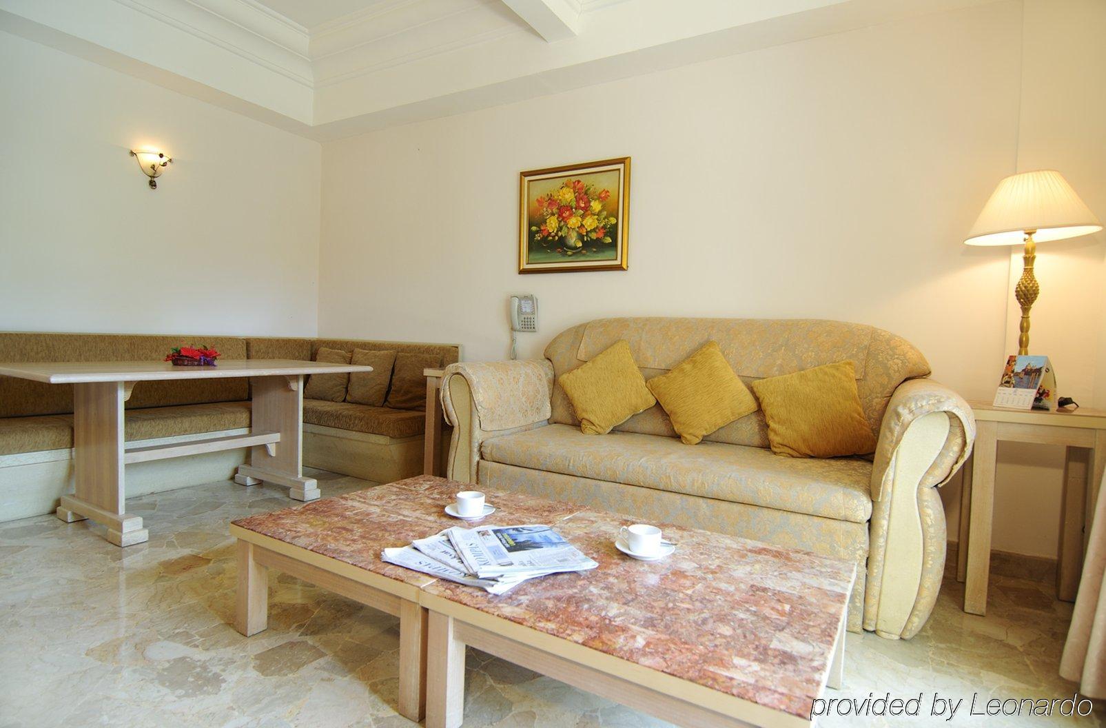 Club Bali Suites At Kota Bunga チパナス エクステリア 写真