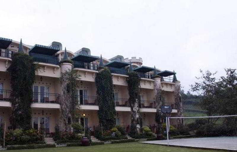 Club Bali Suites At Kota Bunga チパナス エクステリア 写真