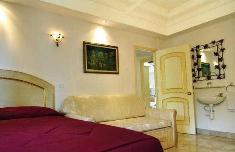 Club Bali Suites At Kota Bunga チパナス エクステリア 写真