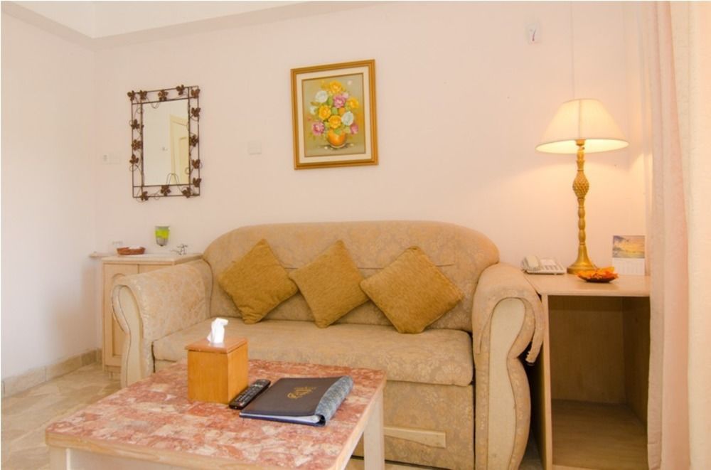 Club Bali Suites At Kota Bunga チパナス エクステリア 写真