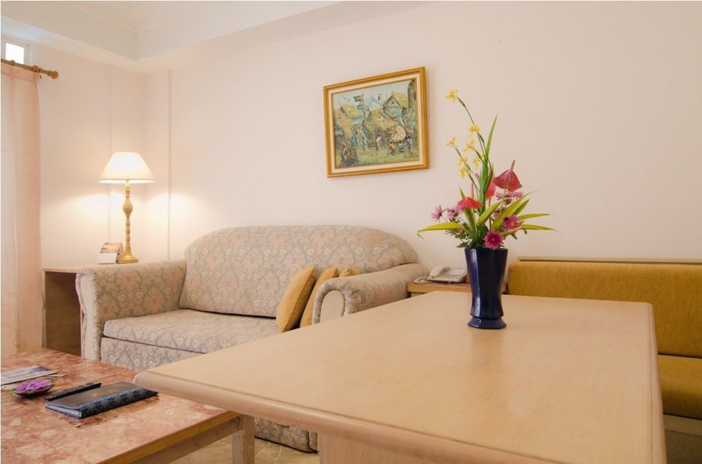Club Bali Suites At Kota Bunga チパナス エクステリア 写真